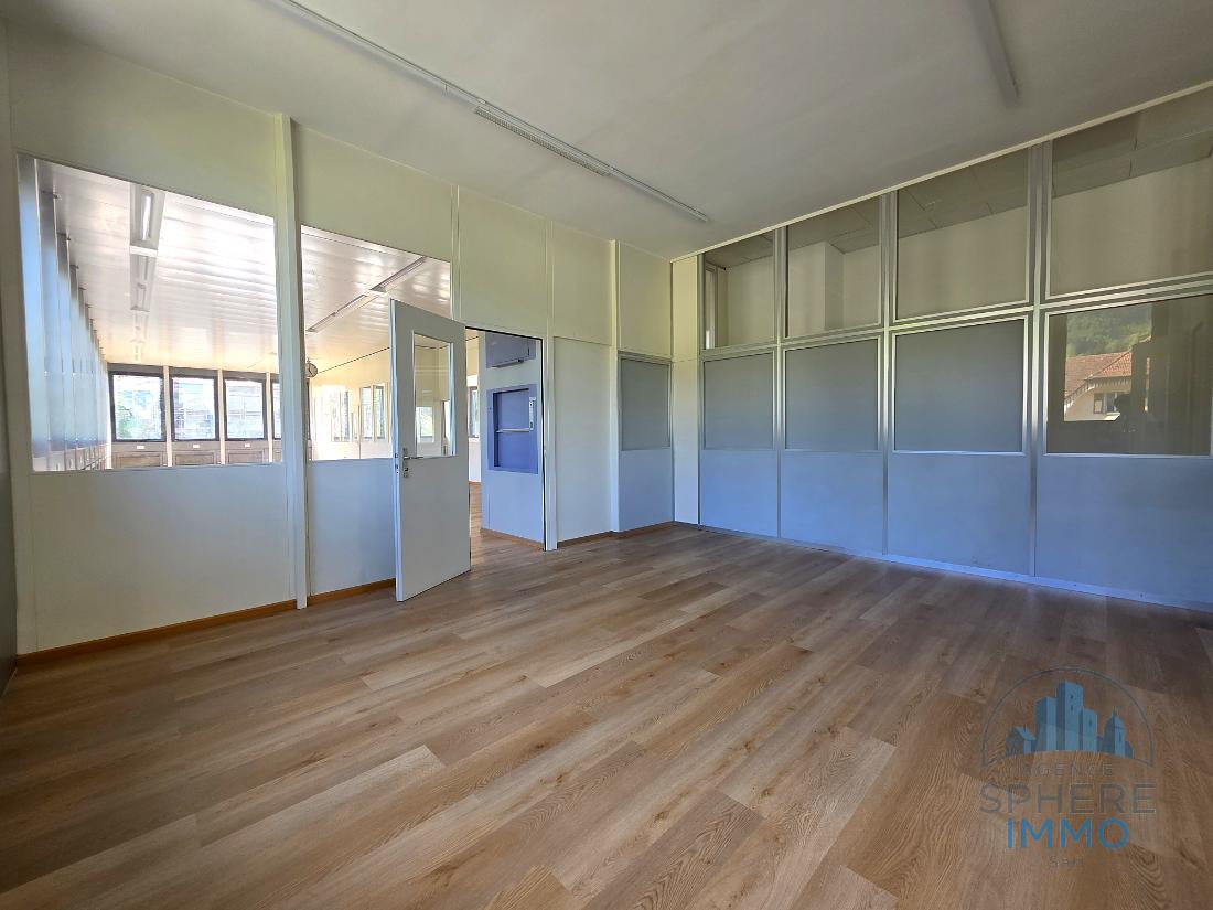 Bureaux de 360 m² entièrement aménagés — Tavannes
