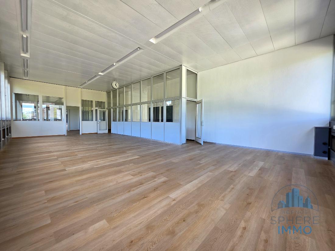 Bureaux de 360 m² entièrement aménagés — Tavannes