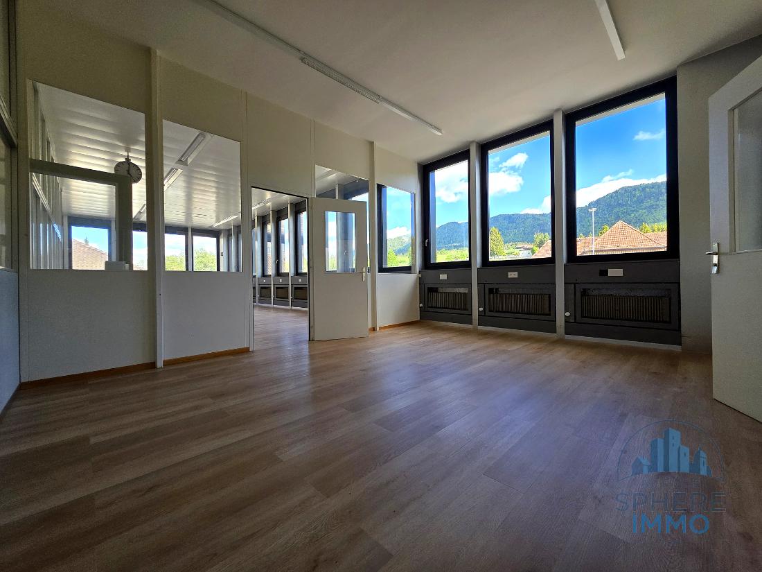 Bureaux de 360 m² entièrement aménagés — Tavannes