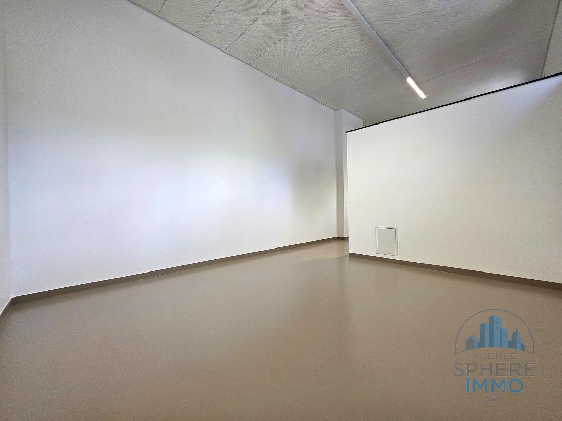 Bureaux de 360 m² entièrement aménagés — Tavannes