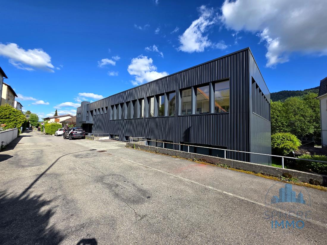 Bureaux de 360 m² entièrement aménagés — Tavannes
