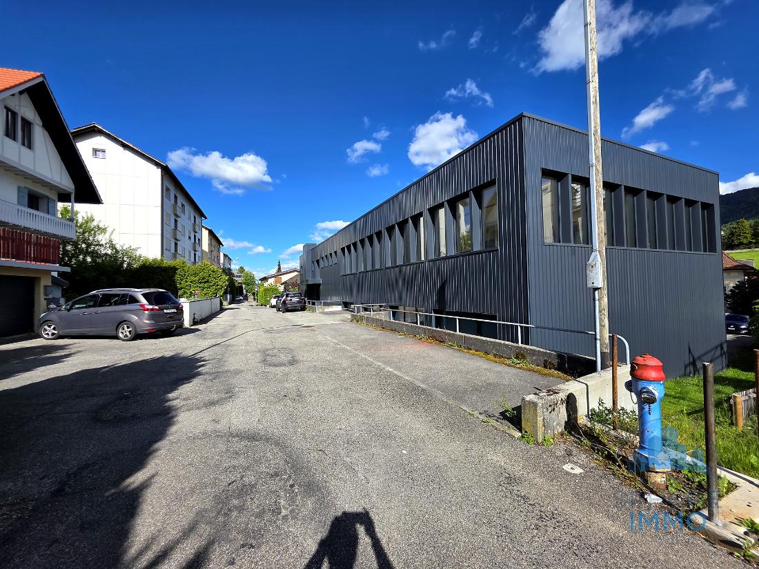 Bureaux de 360 m² entièrement aménagés — Tavannes