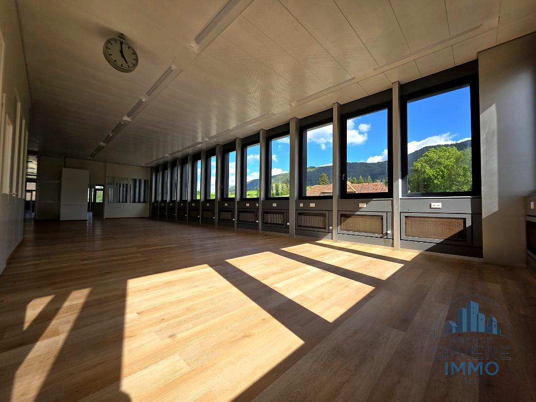 Bureaux de 360 m² entièrement aménagés — Tavannes