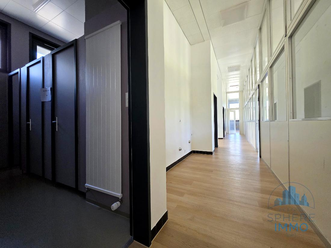 Bureaux de 360 m² entièrement aménagés — Tavannes