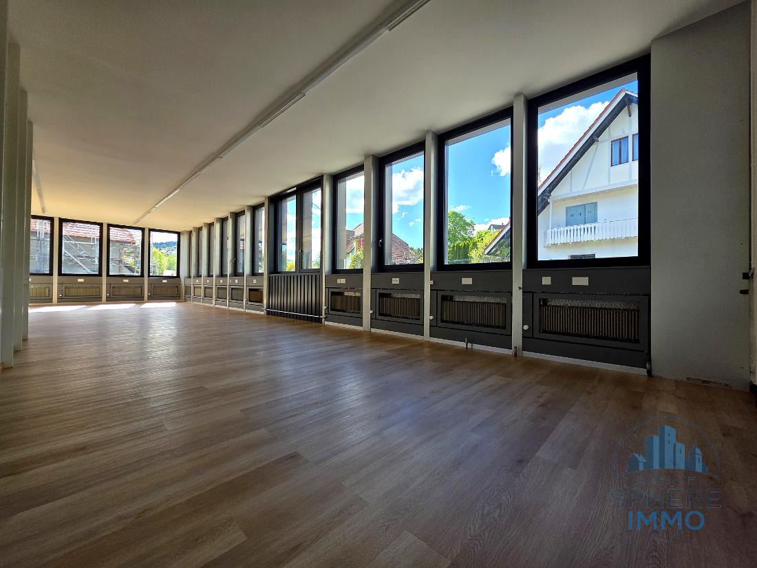 Bureaux de 360 m² entièrement aménagés — Tavannes