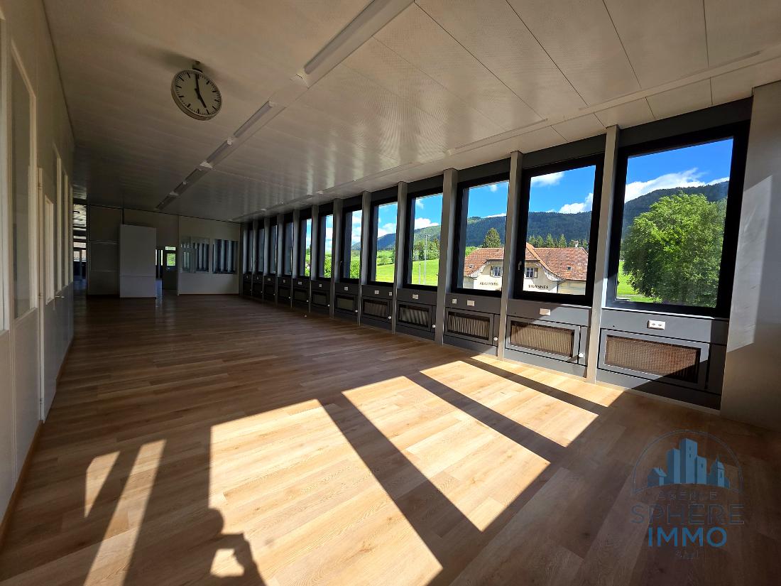 Bureaux de 360 m² entièrement aménagés — Tavannes