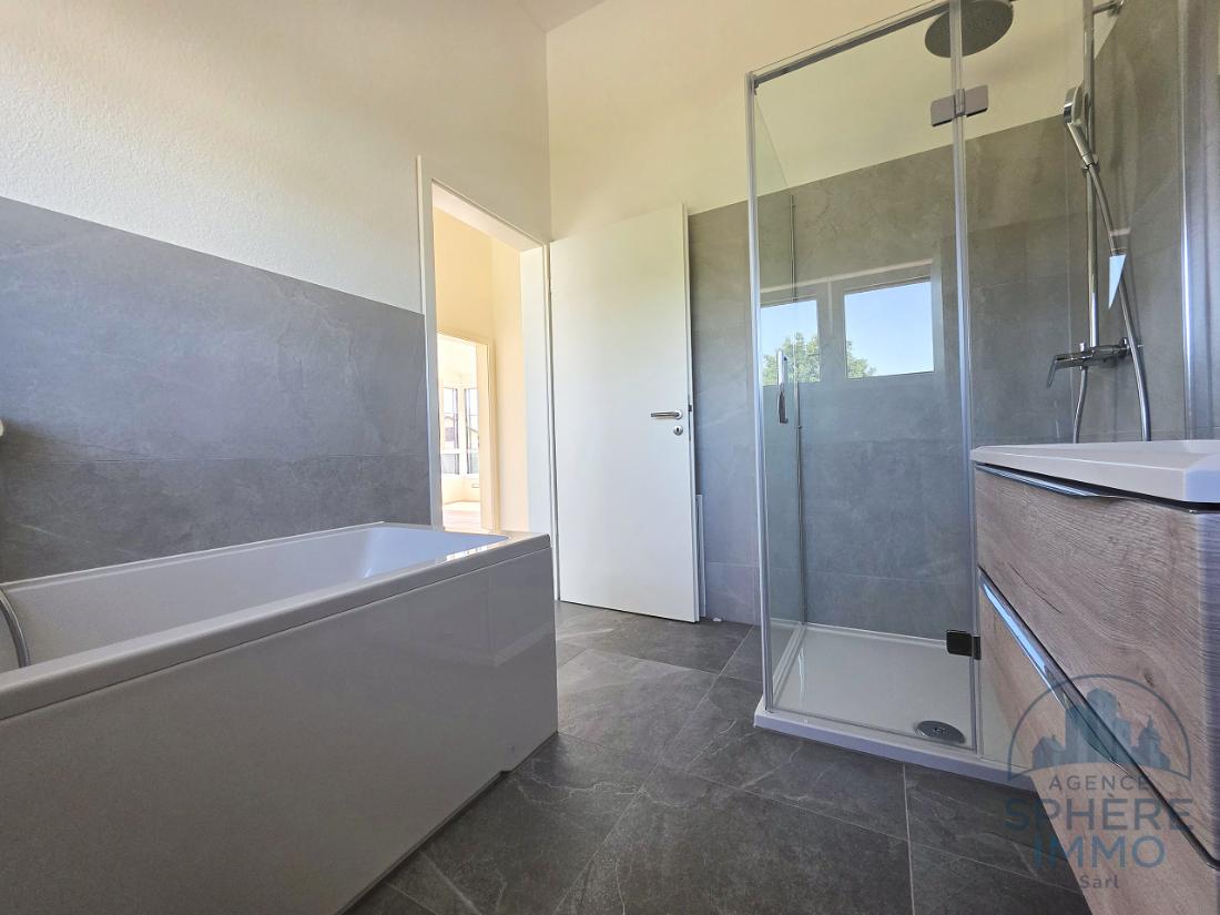 Villa neuve 5,5 pièces avec piscine — Bure, villa A