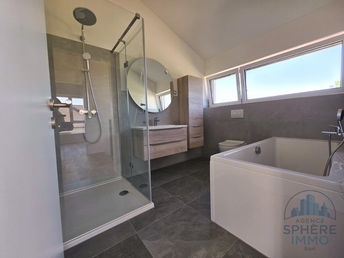 Villa neuve 5,5 pièces avec piscine — Bure, villa B