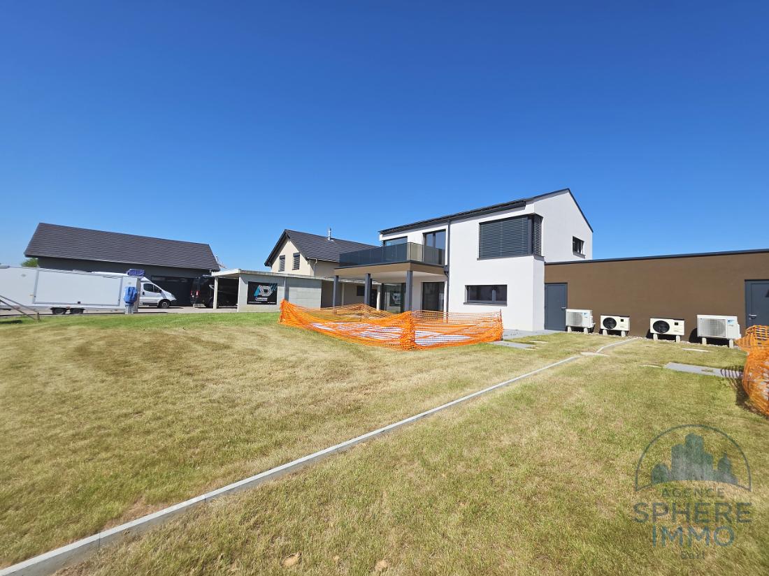 Villa neuve 5,5 pièces avec piscine — Bure, villa B