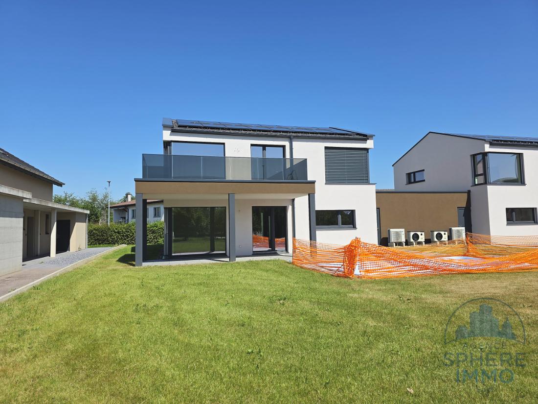 Villa neuve 5,5 pièces avec piscine — Bure, villa B